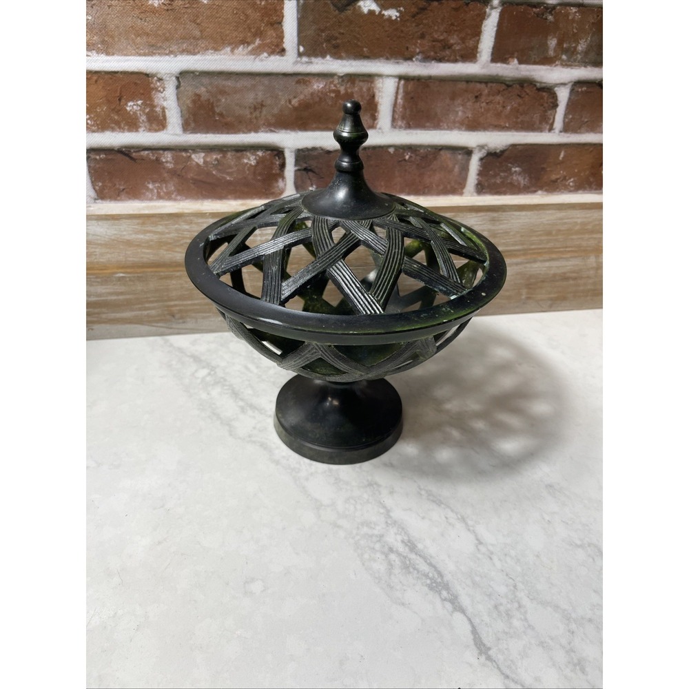 Heavy Iron Decorative Fruit Bowl with Lid – Vintage Metal Centerpiece – Rustic